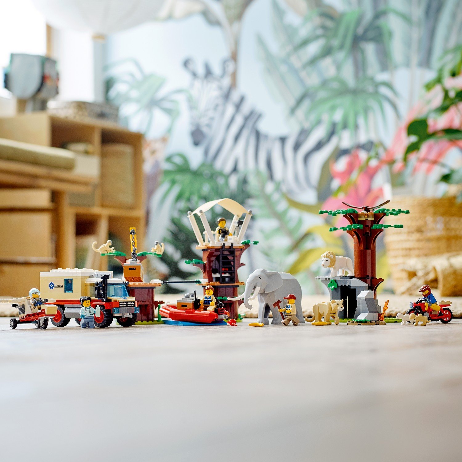 Конструктор LEGO City Лагерь спасения дикой природы 60307