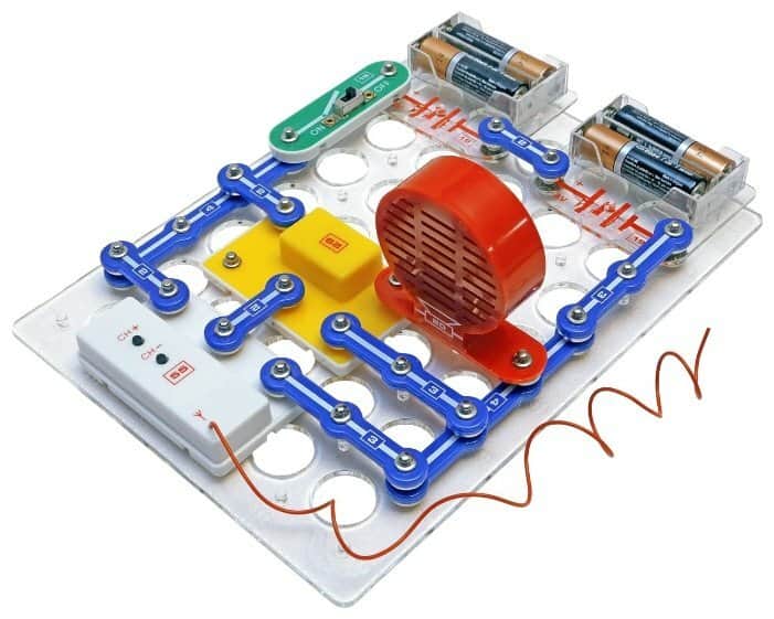 Электронный конструктор Знаток «Первые шаги в электронике K062-C» (34 схемы, набор C)