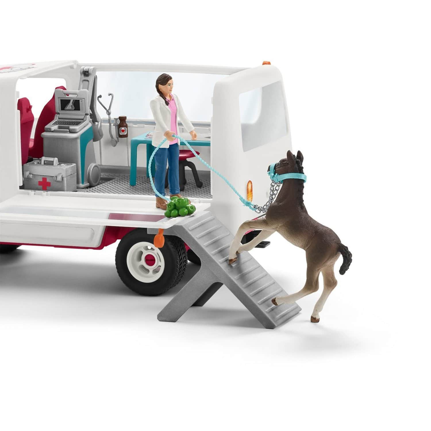 Игровой набор Schleich Ветеринарный фургон с жеребенком 42370