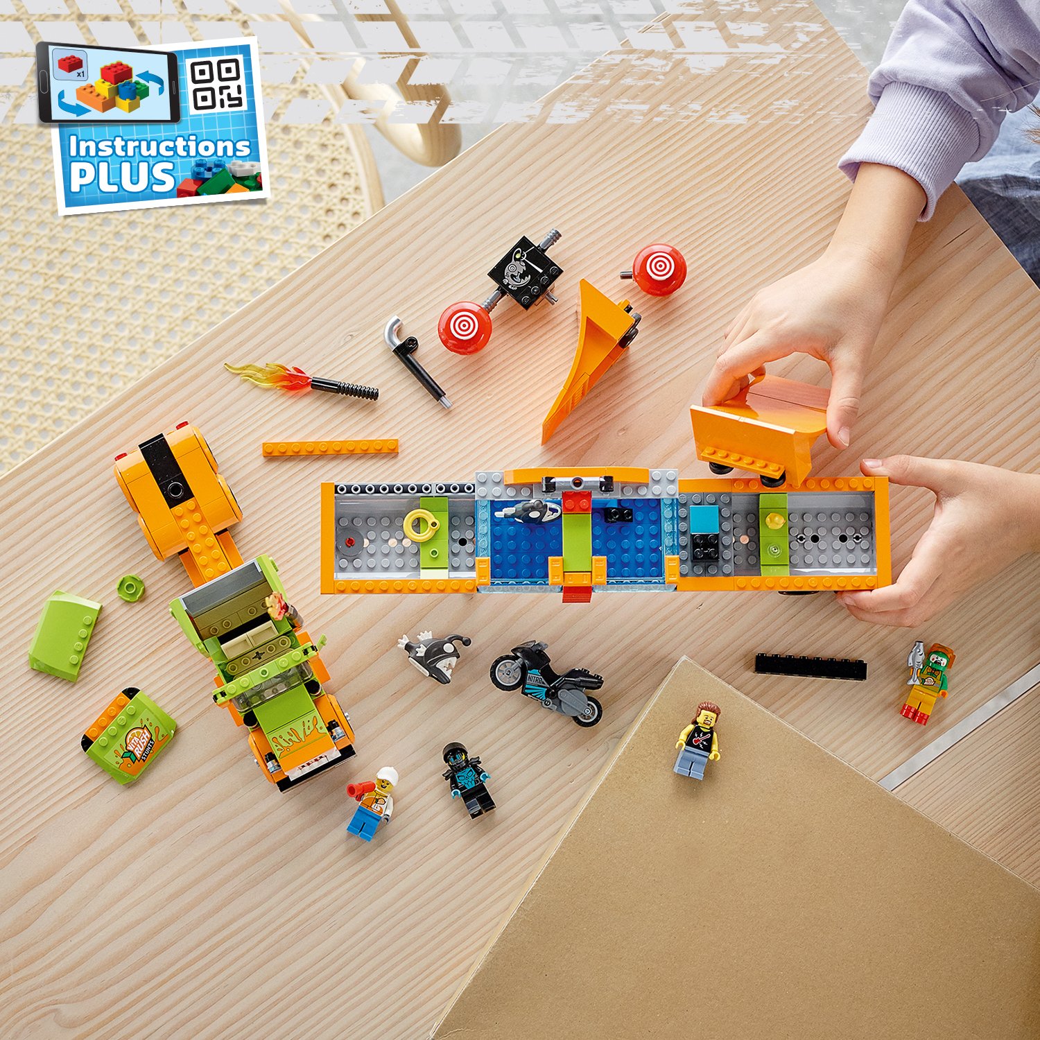Конструктор LEGO City 60294 Грузовик для шоу каскадёров