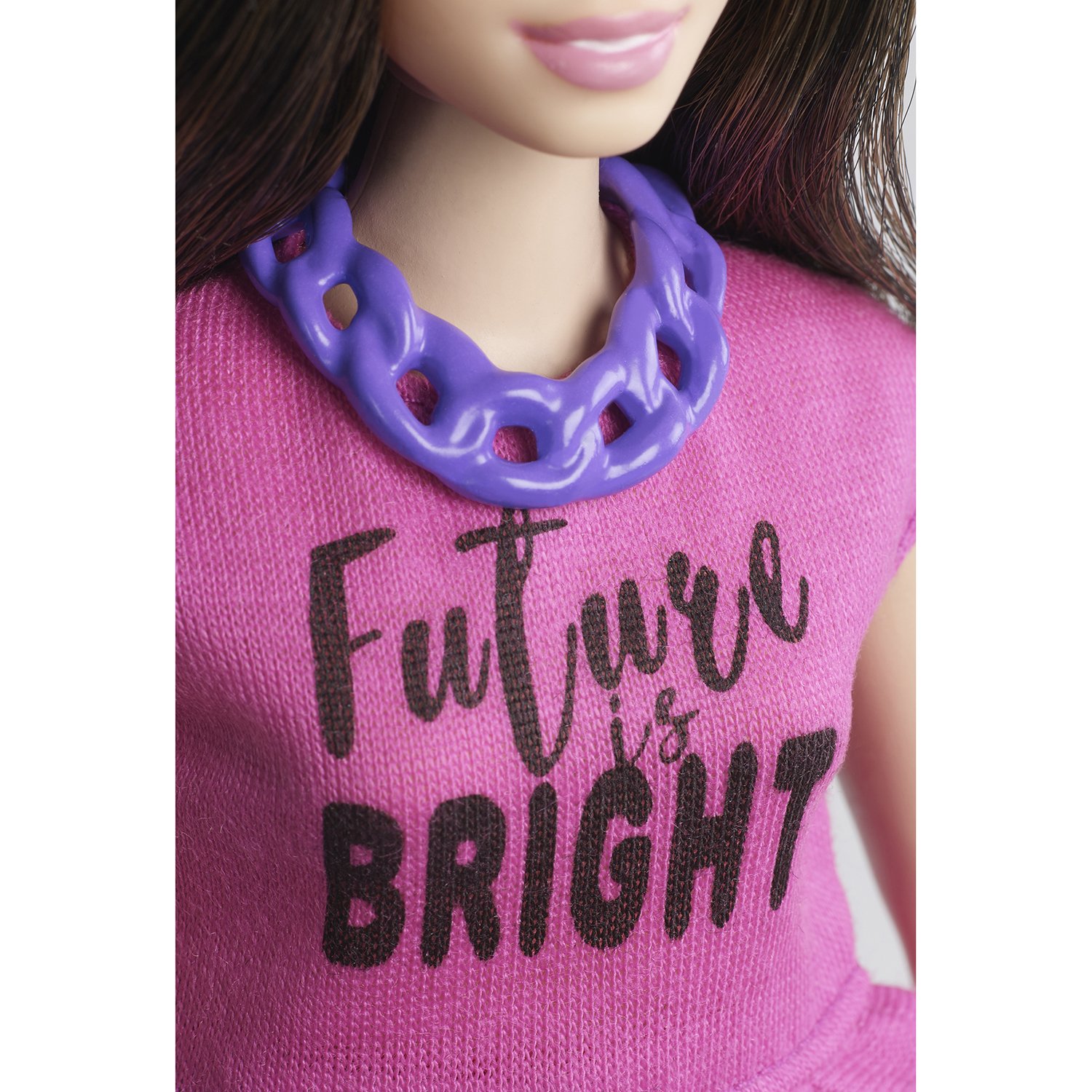 Кукла Barbie Игра с модой Пурпурная блузка и красные шорты, 29 см, FJF58