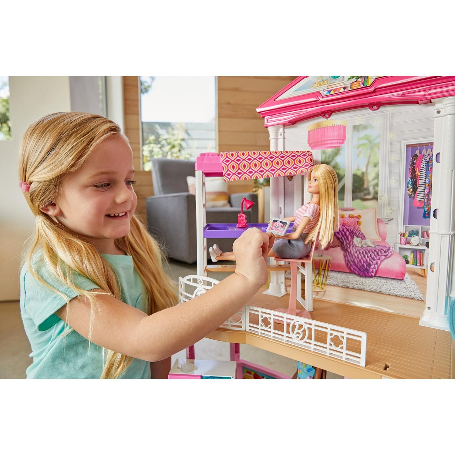 Набор игровой Barbie дом+куклы +аксессуары GLH56