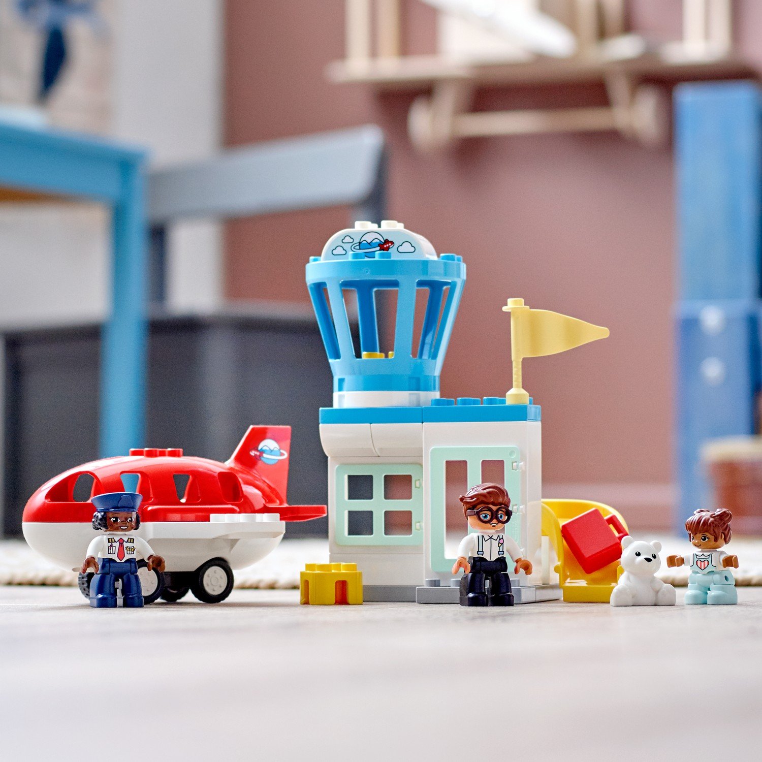 Конструктор LEGO DUPLO 10961 Самолет и аэропорт