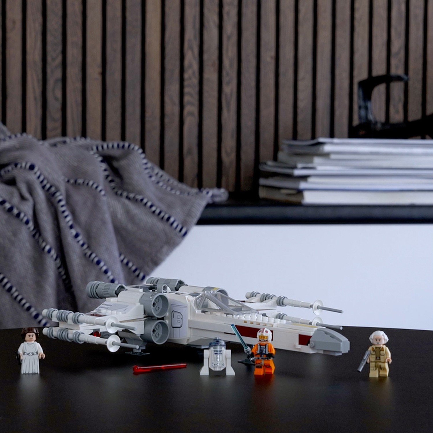 Конструктор LEGO 75301 Star Wars Истребитель типа Х Люка Скайуокера