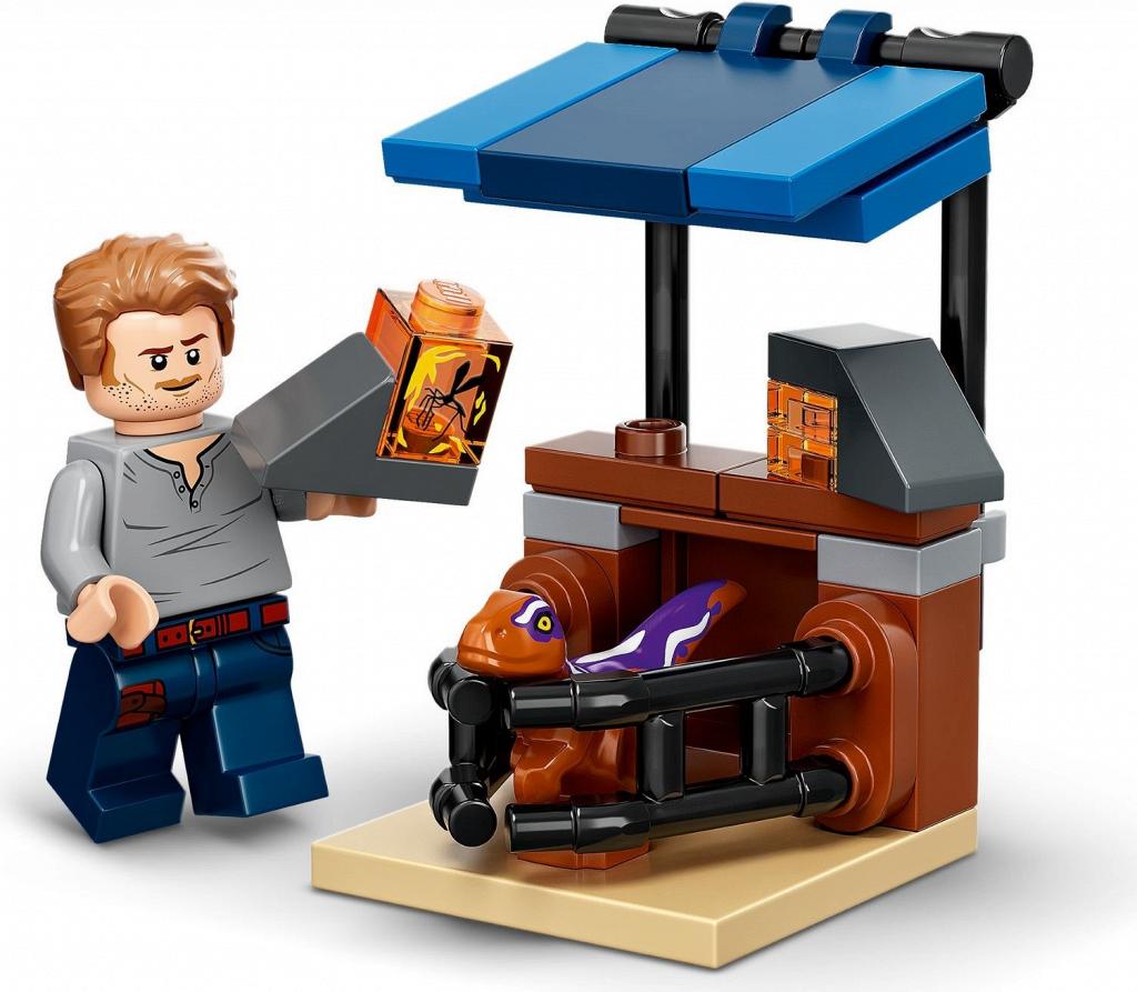 Конструктор LEGO Jurassic World 76945 Атроцираптор: погоня на мотоцикле