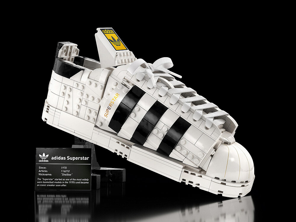 Конструктор LEGO Коллекционные наборы 10282 Кроссовок adidas Originals Superstar